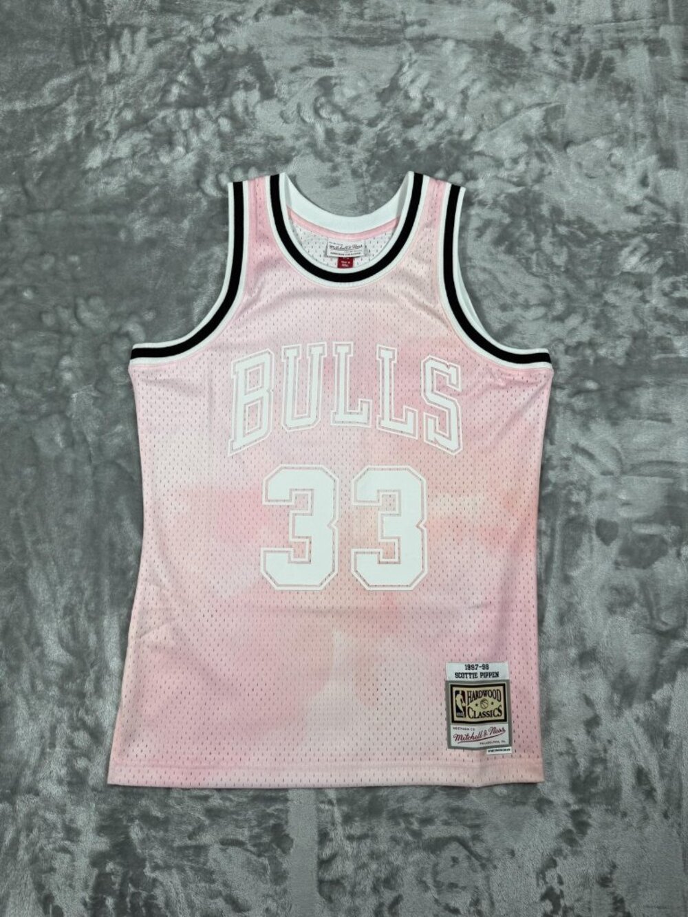 Chicago Bulls Jersey Men’s Medium Pink NBA Scottie Pippen Mitchell & Ness